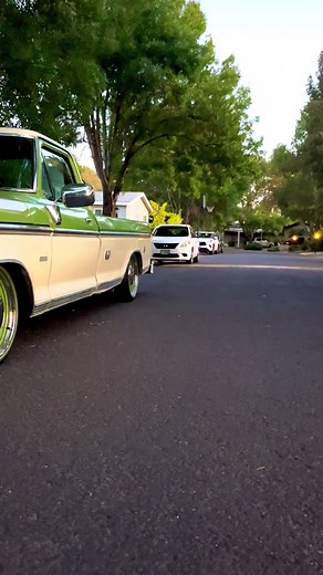 Meet the new whip 😩 1976 F250 #fyp #newwhip #ford #1976f250 #slammed