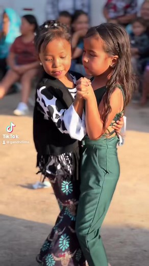 Así disfrutan las bodas los niños! | GandhiFilms