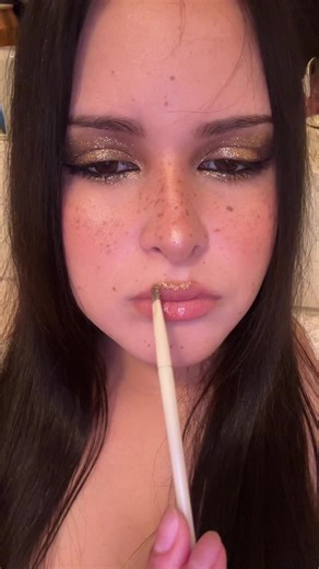 New Year’s Eve Gold Glitter Makeup Tutorial