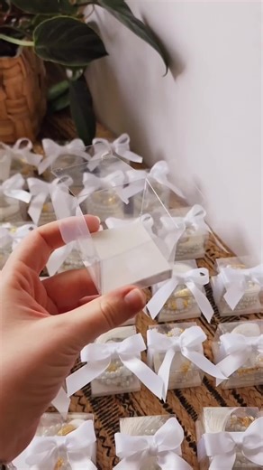 Discover Unique Wedding Favors & Accessories | Trendy Ideas