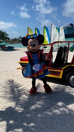 We met Minnie Mouse at Disney Cruise Line’s private island in the Bahamas, Castaway Cay! #disney #minniemouse #disneycruiseline #disneycruise #disneycharactersdisneyfamily | The Worden Fam