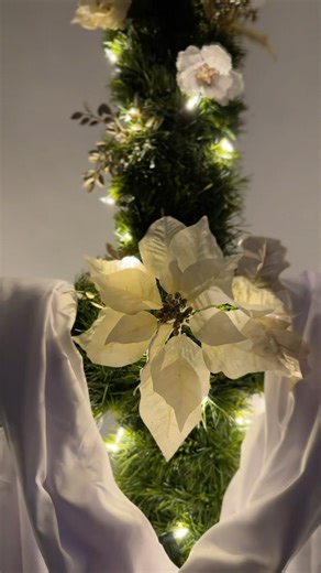 DIY Christmas Tree Cross #diy #christmastreecross #jesusisking #pray #godisgood