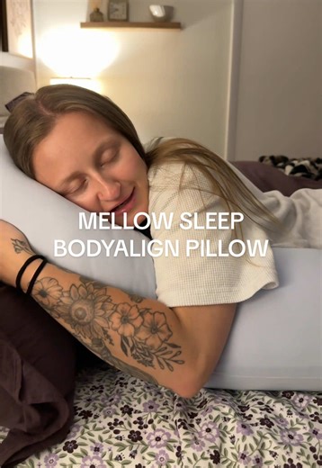 And it’s like cold to touch… ugh the best pillow 🥹🤍 #mellowsleep #mellowbodyalignpillow #bodyalignpillow #ergonomicpillow #sidesleeperproblems