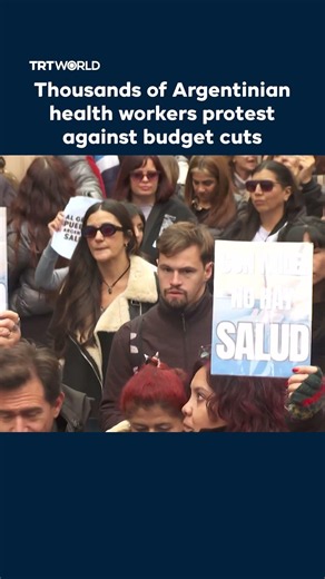 Thousands of Argentinian health workers protest against budget cuts