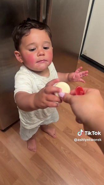 19-Month-Old's Mealtime Adventures and Baby Food Tips