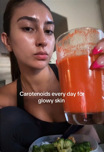 Carotenoids for Glowy Skin: Daily Guide