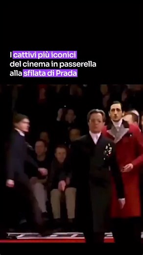 222 Store on Instagram: "La sfilata Prada Autunno/Inverno 2012 è considerata uno dei momenti più rilevanti della moda maschile. Durante lo show, Miuccia Prada ha coinvolto interpreti noti per essere dei “Villain” del cinema: Gary Oldman, Willem Dafoe, Adrien Brody, Tim Roth e Jamie Bell. Il tema della collezione ruotava attorno a una rappresentazione della mascolinità più matura e complessa, lontana dagli stereotipi tradizionali del fashion system. La sfilata ha inoltre sottolineato il legame tr