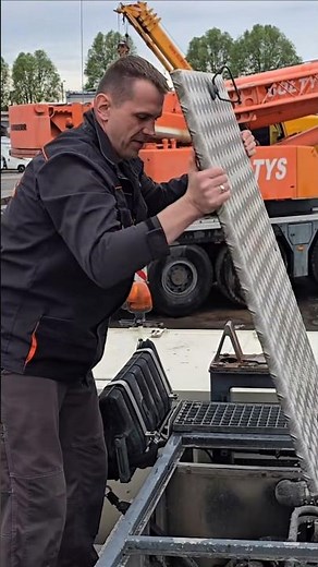 Jak wygląda silnik w dźwigu Demag 350 ton?