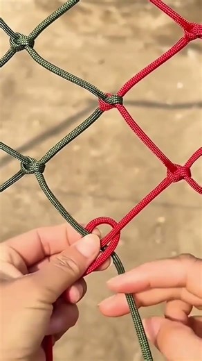 the process of making nets manually by hand
