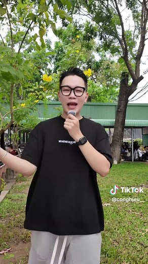 Khám Phá Đại Học Khoa Học Xã Hội và Nhân Văn TPHCM