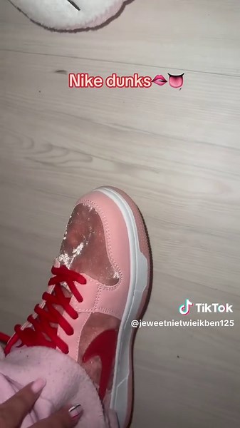 Stylish Nike Dunks: A Must-Have for Sneaker Lovers