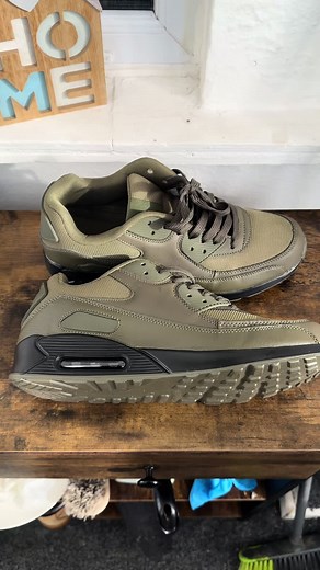 Comfy Men's Trainers: Sizing Tips