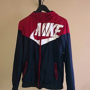 Nike Windbreaker, “The Windrunner” size ~ Medium, Red & black
