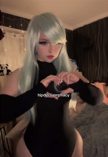 Stunning Elizabeth Cosplay from Seven Deadly Sins