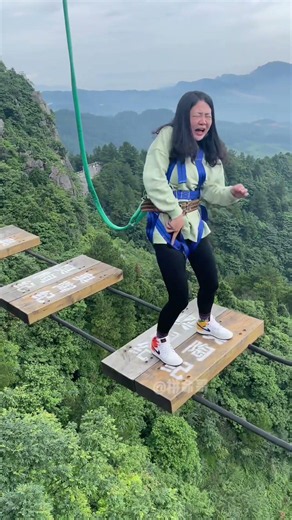 Cool evening bungee with gentle soothing wind ASMR+:Asmr Bungee Jumping
