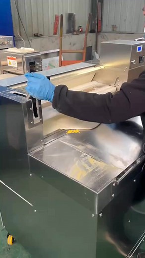 Handmade Dough Roller Machine for Pizza Making