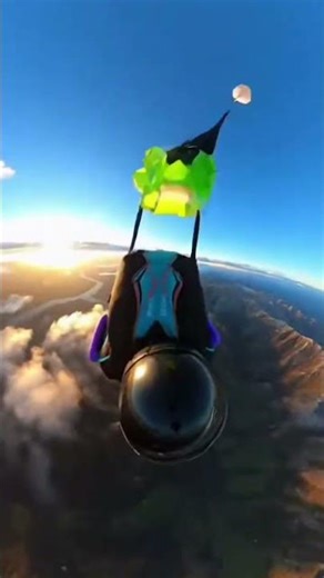 Ultimate Freefall Thrill #SkyHighAction #ExtremeAdventures #FreefallFun #ParachuteStunts #EpicJump
