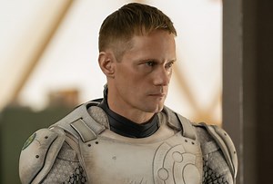 Alexander Skarsgård's Murderbot Is Quippy And Has A 'Sweet Face' In First Trailer For Apple TV  Adaptation - TVLine