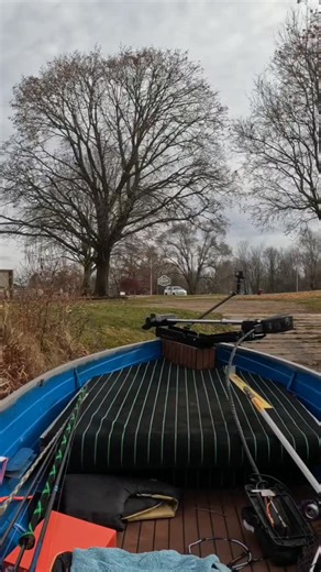 Ending the Year with New waders & A Boat ride #fish #fishing #bassfishing | Robert Vaughan