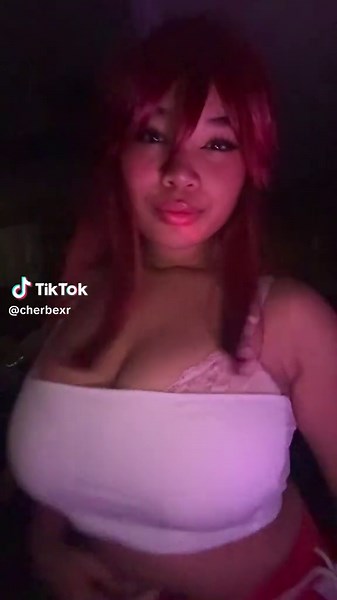 peep the top falling down 😒#cosplay #anime #fyp #erzascarlet #dance