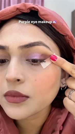 Purple eye makeup tutorial for when you wear purple , lavender or lilac #makeuptutorial #purpleeyes