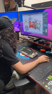 1.5K views · 981 reactions | Conseguí tres controles para la dreamcast de $100 pesos que encontré en el tianguis. Solo tengo que quitarle lo amarillento a algunas piezas y darles mantenimiento. #dreamcast #sega #reteogaming #tianguis #chachareando #controller #joystick | Mac Hunter | Facebook