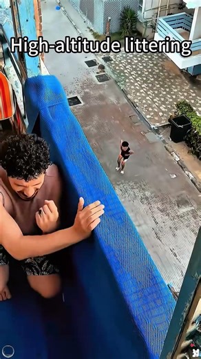 Balloon Prank Gone TOO F#BalloonPrank #FunnyShorts #PrankVideo