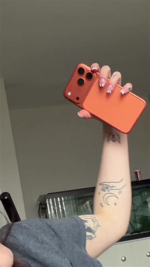 This orange don’t look like it’s goin anywhere any time soon 😔 #fy #iphone #17pro