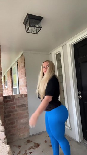 Let me bust this cheerleader move 💙 Could you hold my leg for me though? #shortandthick #leggings
