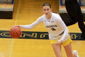 T-Wolves toppled by Queen's