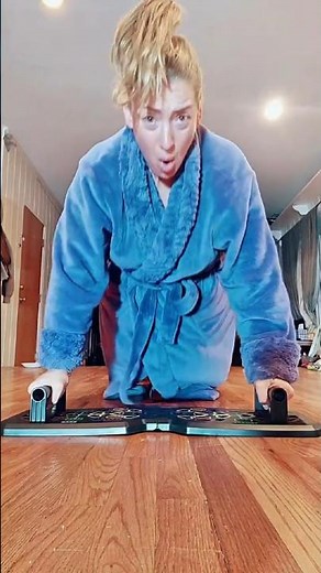 Push-Up Board with Color-Coded Muscle Targets – Easy & Compact