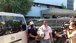 70K views · 1K reactions | Dumating na sa National Bureau of Investigation #NBI ang mga sumukong suspek sa pamamaril kay Negros Oriental governor Roel Degamo at walong iba pa. #News5 | via Justinne Punsalang | News5 | Facebook