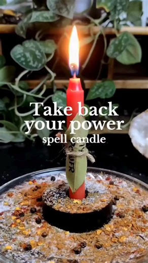 Take back your power! 🔥🕯️ To reclaim personal energy, confidence, and authority that may have been lost, taken, or given away. Ingredients: 1. Salt: For purification, protection, and grounding. 2. Black Pepper: For banishing, warding off negativity, and asserting dominance. 3. Thyme: For courage, confidence, and reclaiming personal power. 4. Red Pepper Flakes: For amplifying energy, adding strength to your intentions, and protection. 5. Cinnamon: For power, success, and fast action in manifest