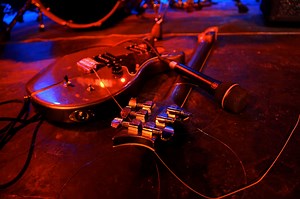 Popular actor launches Springsteen tribute band and they’re actually pretty good!