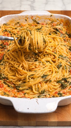 Quick and creamy one pan spinach pasta