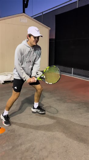 Athletic training for tennis players. Exercises to improve your backhand #athlete #tennisplayer #tennistraining #tennislife #tennislesson