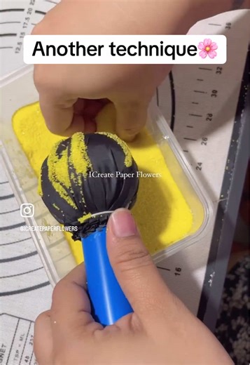 Giant Organza Flowers: Easy Stamen Crafting Technique