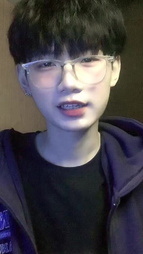 Bùa Yêu - Bích Phương Trending Music Video