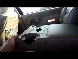 2000 Chevrolet Tahoe Z71 Quick Tour, Start Up & Rev