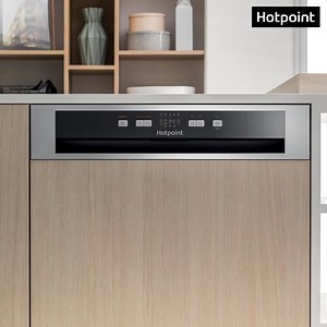9.4K views · 12 comments | On peut être très occupé de nos jours. C’est pourquoi nous avons tous besoin d’un peu d’aide pour effectuer les tâches domestiques... Découvrez le lave-vaisselle Hotpoint intégré et sa Zone Wash 3D. Essentiel pour nettoyer la vaisselle, parfait pour le design de votre cuisine ! | Hotpoint | Facebook
