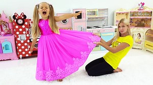 Diana and Maggie learn how to compromise and share when they both want the same dress | Kids Babie