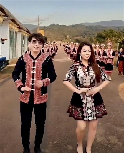 Traditional Hmong Dance in the Mountains 💃✨ | Cultural Beauty & Grace
