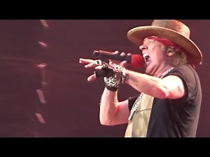 Axl Rose "Severely Ill" On Stage, Still Performs Guns N' Roses Songs