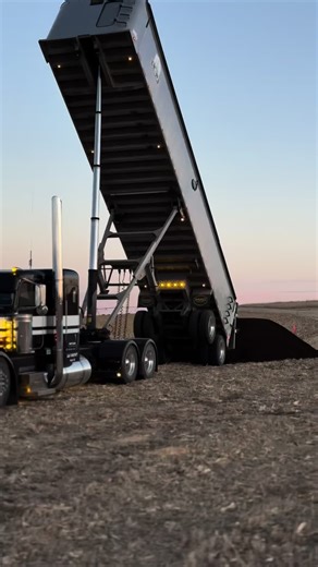Exploring a Dirty Work Truck: Peterbilt 389 Insights