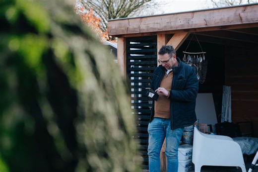 André's levensadvies deel 1 🍃 ''Wie zaait, zal oogsten. Behalve als de duiven eerder zijn.'' Welkom bij Kapaan. Hier zaaien we met beleid en houden we de duiven in de gaten. 😉 #kapaan #werkvloerwijsheid #tuinhumor #buitenleven | Kapaan Tuinaanleg en Onderhoud Groenbeheer en Grondwerk