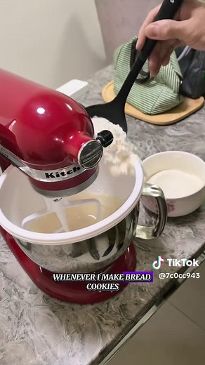 Baking Made Easy with KitchenAid Stand Mixer
