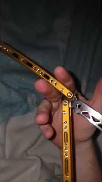 I created a new balisong trick! (Tutorial In Description)