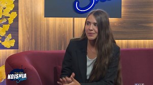 Malsorja e Decanit emocionohet deri sa kendon kengen e gjyshit te saj te Vdekur | Kojshia Show - Sadri Imeri