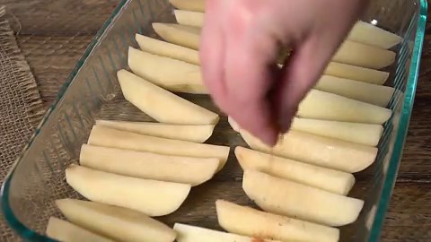 The garlicky, cheesy Greek potatoes you'll want every night!