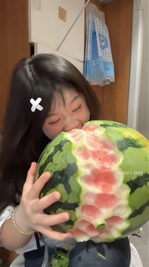 From Jackfruit to Watermelon, Her Teeth Faced the Ultimate Fruit Challenge